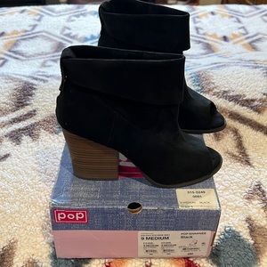 Black suede summer boots size 9. Worn once, good condition! Pop brand